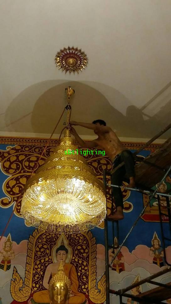 การติดตั้งโคมไฟ ในพระอุโบสถ วัดเจดีย์ทอง นครนายก  ปี 59 7