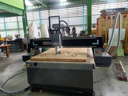 เครื่องแกะสลัก CNC ขนาด 1300 x 2,500 x 200 mm  รุ่น SCR-1325-Servo 9