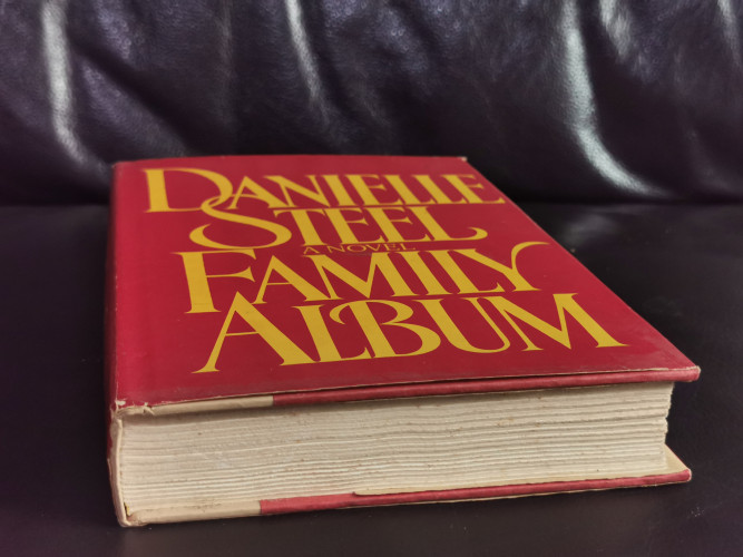Family Album / Danielle Steel 4