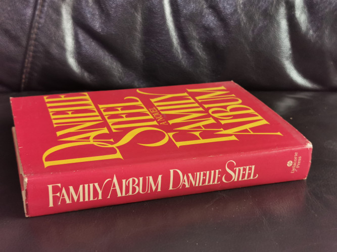 Family Album / Danielle Steel 1