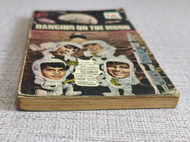 I.S.Song Hits Impressive Song เล่ม 48 ปก Dancing on The Moon by Apollo11งานคลาสสิคของ เล็ก วงศ์สว่าง 5
