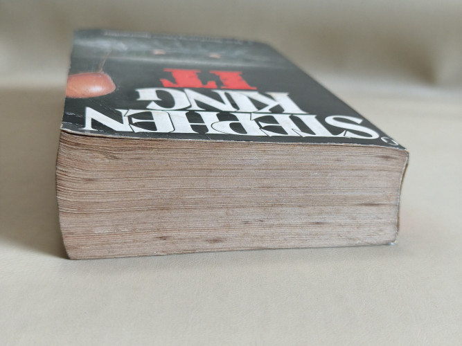 IT  By  Stephen King 3