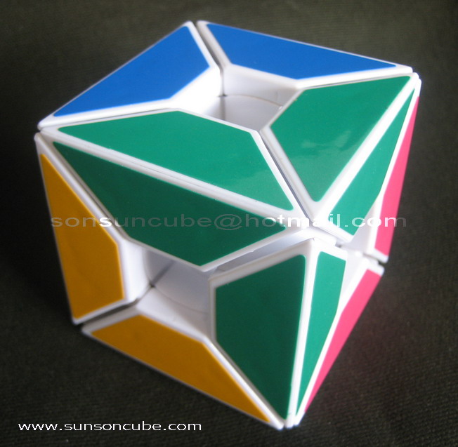 Edge only Hollow cube ( 4 colors )