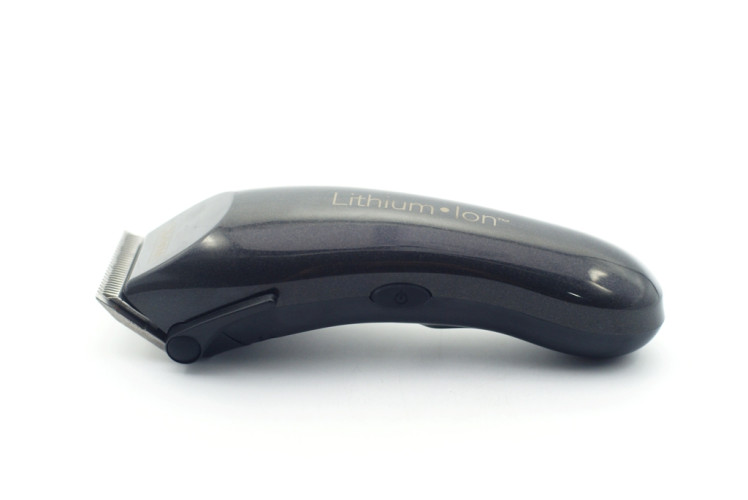 Wahl : WAH79608* ปัตตาเลี่ยนไร้สายแบบชาร์จไฟได้ Clipper Lithium-Ion Cordless Haircutting Kit 2