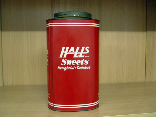 กระป๋องฮอลล์ Halls Mentho-Lyptus หายาก Made in England สภาพดีสุดๆ มีฝาปิด 3