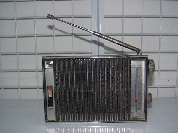 วิทยุพกพาโบราณ Toshiba 10M-890F