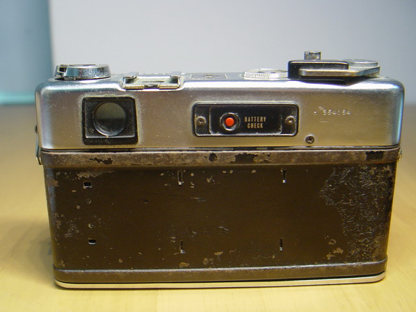 กล้องฟิล์มโบราณ ยี่ห้อ YASHICA electro 35 พร้อมโคมแฟลชแบบร่มของญี่ปุ่น 8
