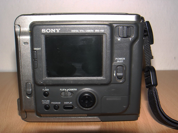 กล้อง SONY Digital Mavica MVC-FD7 ใช้แผ่น Diskette 3.5นิ้วใช้งานได้ปกติ พร้อมอุปกรณ์ครบ 2