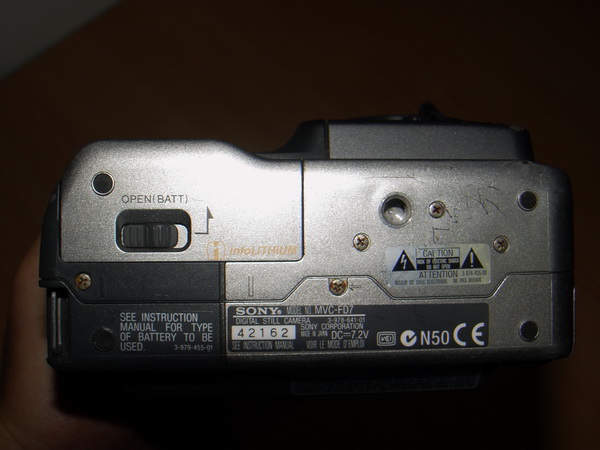 กล้อง SONY Digital Mavica MVC-FD7 ใช้แผ่น Diskette 3.5นิ้วใช้งานได้ปกติ พร้อมอุปกรณ์ครบ 6