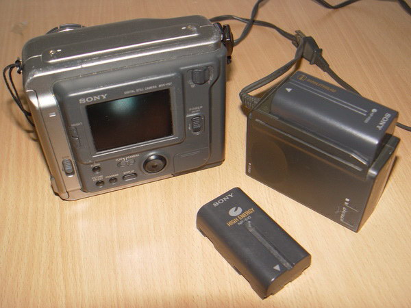 กล้อง SONY Digital Mavica MVC-FD7 ใช้แผ่น Diskette 3.5นิ้วใช้งานได้ปกติ พร้อมอุปกรณ์ครบ 8