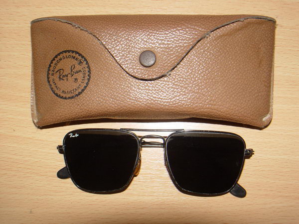 RAYBAN U.S.A. ของแท้เลนส์ BL รุ่นคาราวาน พร้อมเคสใส่แท้ ขนาด52mm.