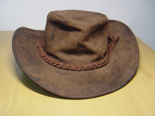 หมวกคาวบอย Cowboy Hat Wild West หนังแท้ สภาพเก่าตามอายุ แต่ไม่ขาด