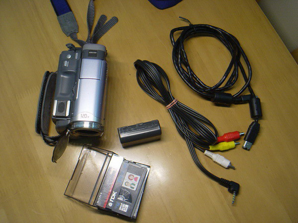 SONY DCR-TRV19E กล้องถ่ายวิดีโอ กล้องVDO แบบม้วนเทปDV ใช้งานได้ปกติ 1