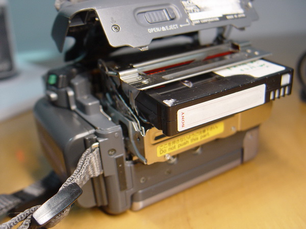 SONY DCR-TRV19E กล้องถ่ายวิดีโอ กล้องVDO แบบม้วนเทปDV ใช้งานได้ปกติ 4
