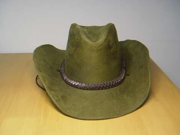 หมวกคาวบอยหนังแท้ สีเขียวทหาร สภาพดี