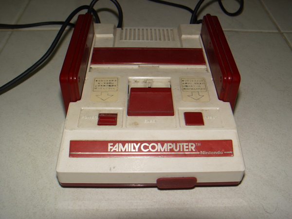 เครื่องเกมส์ Famicom HVC-001 Japan Family Computer ใช้ได้ปกติ