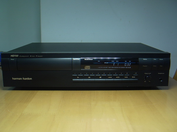 Harman/Kardon HD7500 CD Player รุ่นใหญ่ U.S.A. ใช้งานได้ปกติ สภาพใหม่มาก เก่าเก็บ ใช้งานน้อย