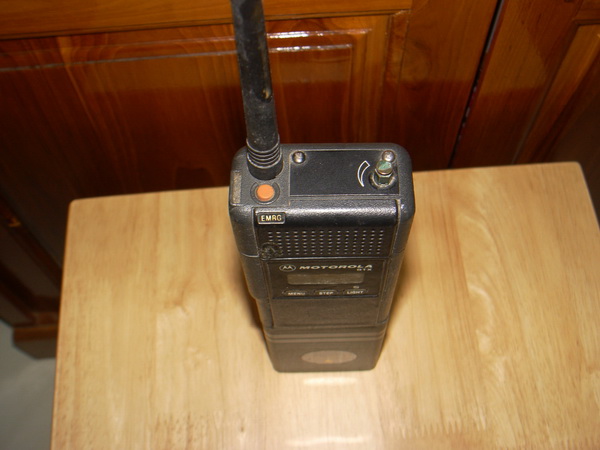 วิทยุสื่อสารโบราณ Motorola STX ย่าน800 พร้อมแท่นชาร์จ 1
