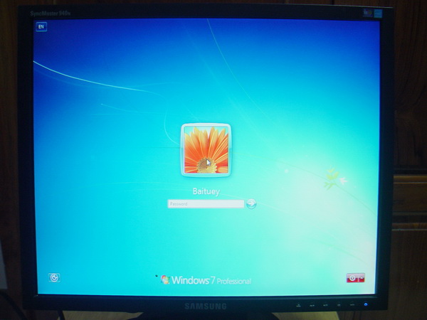 จอคอม LCD SAMSUNG 940N 19นิ้ว สภาพใหม่เก่าเก็บ