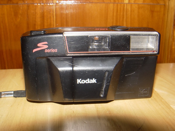 กล้องถ่ายรูปโบราณ Kodak S100 ระบบขึ้นฟิล์มด้วยมือ สภาพโชว์