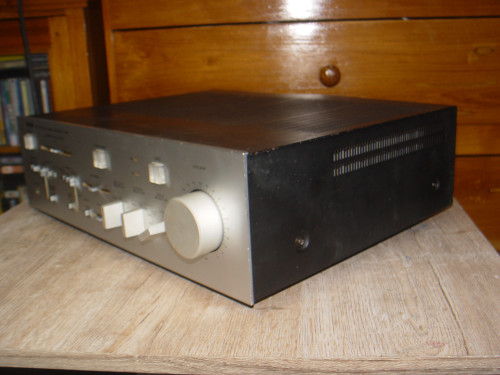 YAMAHA A-690 Stereo Integrated Amplifier 2