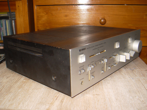 YAMAHA A-690 Stereo Integrated Amplifier 3