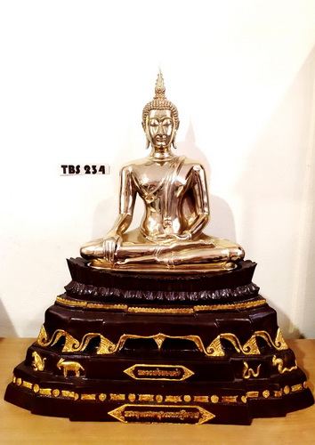 พระบูชาพระพุทธมหาสุวรรณปฏิมากร วัดไตรมิตรวิทยารามวรวิหาร หน้าตัก 9.9 นิ้ว ประกายแสงทองแห่งธรรม