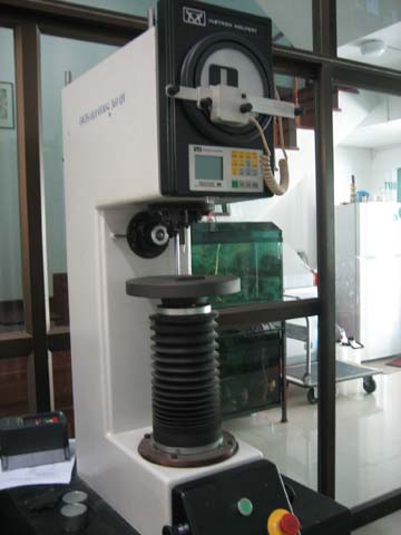 INSTRON
