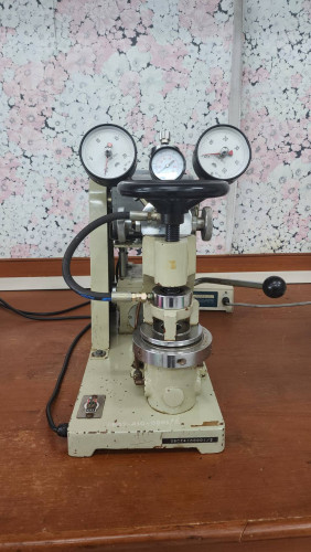 เครื่อง Bursting tester 1