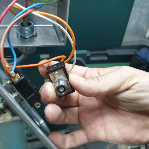 เครื่อง Metal Impact Tester 1