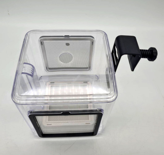 กล่องอคริลิค แยกเลี้ยงปลา กุ้ง ในตู้ปลาใหญ่ แบบแขวน แบบ 1 ช่อง พร้อมตะแกรงสแตนเลส 304  Aquarium Fish 7