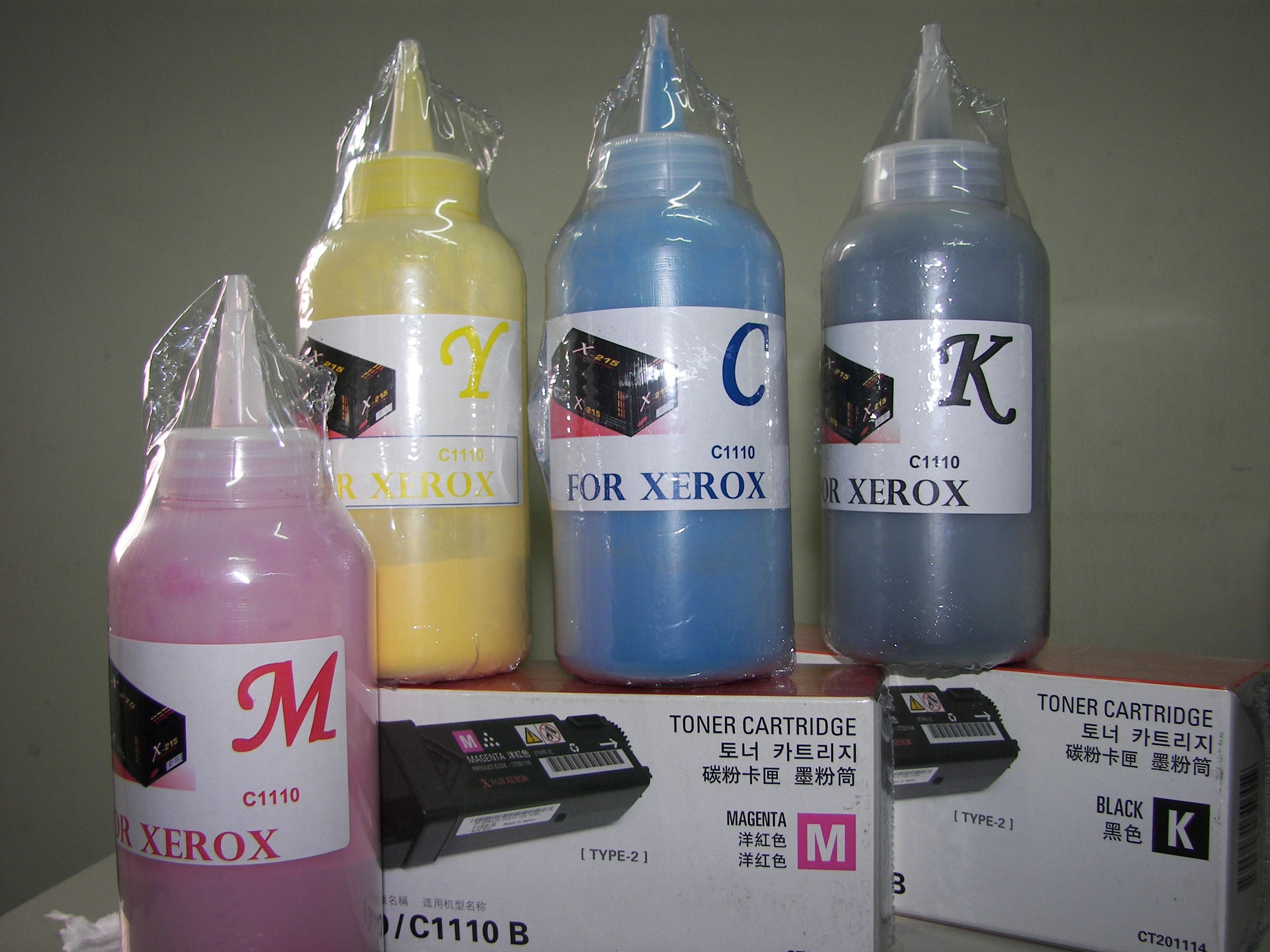 หมึกเติมคุณภาพสำหรับ  XEROX C1110 /C1110B  พร้อมชิพ สี MAGENTA