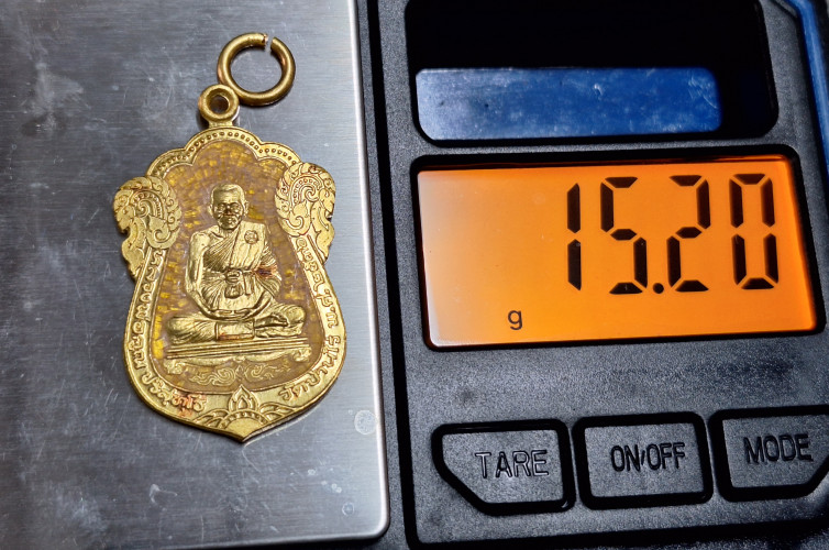 เหรียญชุดเสมาหลวงพ่อคูณ รุ่นค้ำคูณมรดกไทย ปี 2536 หมายเลขชุด 999 รุ่นนิยมครับ 7