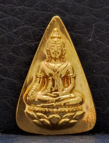 พระสมเด็จนางพญา สก. ชุดเนื้อโลหะ คือ ทองคำ, นาก, เงิน, นวโลหะ, ทองแดง และเนื้อชิน พร้อมกล่องเดิมๆ 2