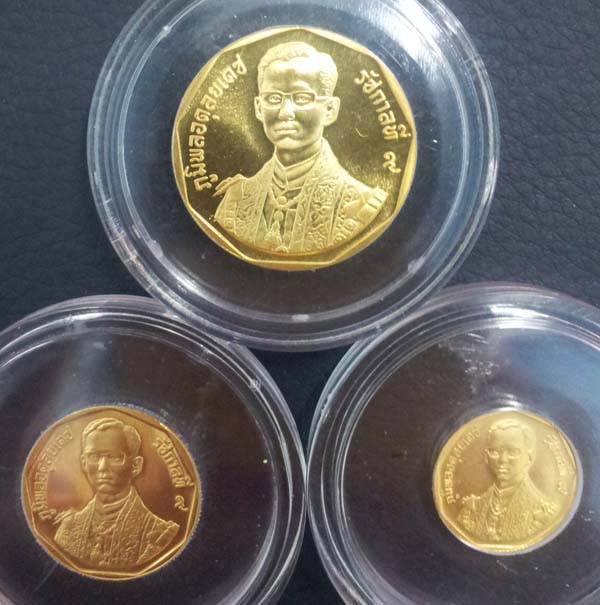 เหรียญกษาปณ์ที่ระลึกพระราชพิธีรัชมังคลาภิเษก ครองราชย์ยาวนานที่สุด ปี2531 เนื้อทองคำ ครบชุด สภาพสวย