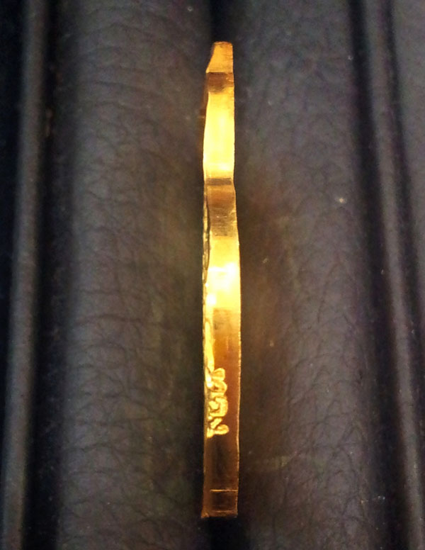 เหรียญพระพุทธโสธร รูปเสมาขัดเงาย้อนยุค ปี2460 เนื้อทองคำ 15.4 กรัม สภาพสวยพร้อมกล่องและใบเซอร์ 2