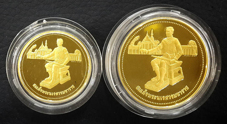เหรียญพระพุทธชินราช สมเด็จพระนเรศวรมหาราช รุ่นเสาร์ห้า ปี ๒๕๓๗ สภาพสวยสุดๆพร้อมกล่องเดิมๆ