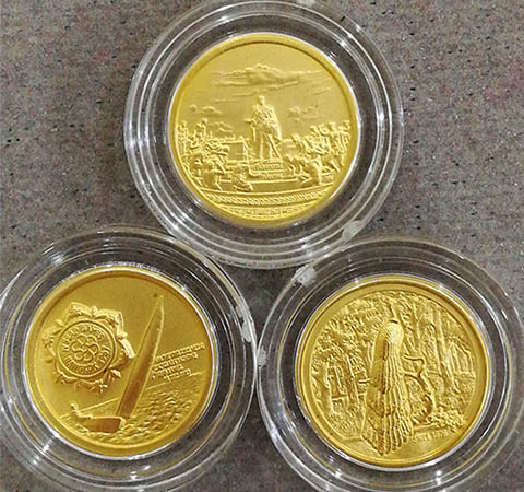 เหรียญในหลวงมหาราช ชุดเบญจมหามงคล เนื้อทองคำ หนัก 3 กรัม ชุด 3 เหรียญ สภาพสวยพร้อมกล่องเดิมๆ 1