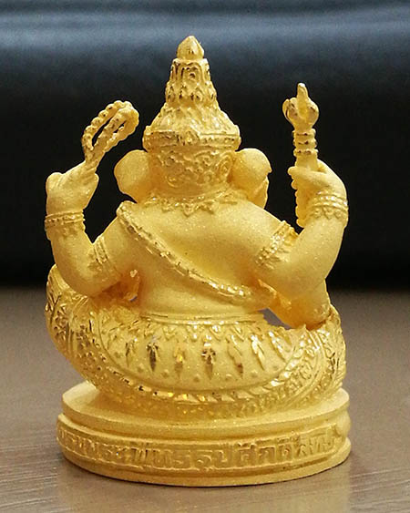 พระพิฆเนศ เทพเจ้าแห่งความสำเร็จ รุ่น ขอได้ดั่งใจหวัง ปี2550 เนื้อทองคำฝังเพชร พิมพ์ใหญ่หนัก 21 กรัม 2