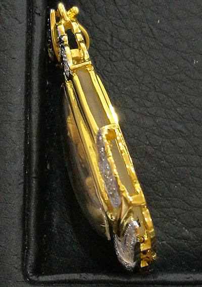 เหรียญพระสมเด็จนางพญา จิตรลดา สก. เนื้อทองคำ พิมพ์กลาง ปี2535 กรอบทองฝังเพชรแท้ พิธีใหญ่ สวยมาก 2
