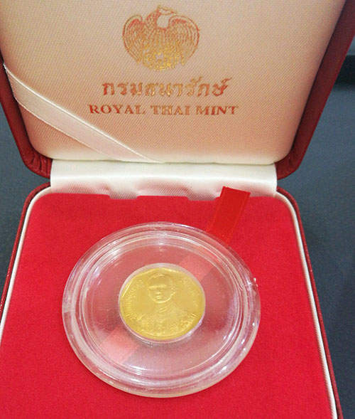 เหรียญกษาปณ์ที่ระลึกพระราชพิธีรัชมังคลาภิเษก หลัง ภปร ปี2531 เนื้อทองคำ พิมพ์กลาง สภาพสวยเดิมๆ นิยม 2