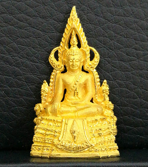 รูปหล่อพระพุทธชินราช รุ่นปิดทอง 2547 เนื้อทองคำ น้ำหนัก 23.4 กรัม พิธีใหญ่ พร้อมกล่อง สภาพสวยสุดๆ