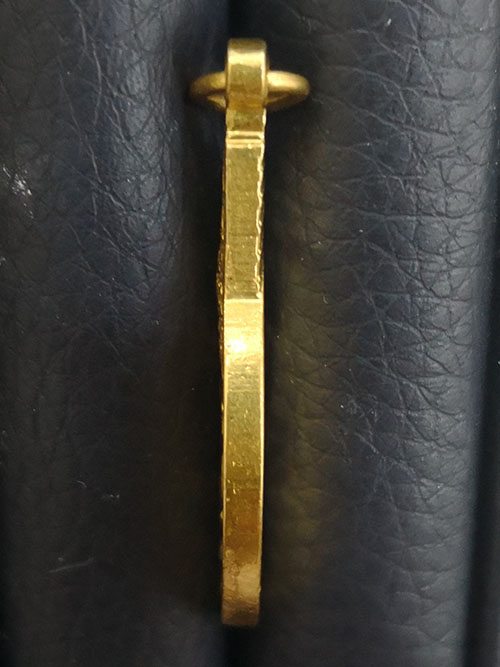 เหรียญพระชัยหลังช้าง ภปร. ปี2530 เนื้อทองคำ พิมพ์ใหญ่ หนักหนึ่งบาท พิธีใหญ่ นิยม สภาพสวย หายากมาก 2