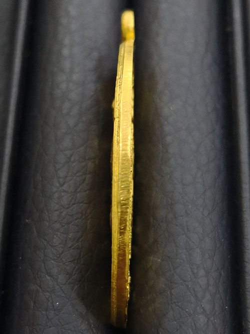 เหรียญหลวงพ่อคูณ ย้อนยุครุ่นสร้างบารมี ปี2519 พุทธคูณสยาม(มหาลาภ) ปี2554 เนื้อทองคำ วัดใหม่อัมพวัน 2