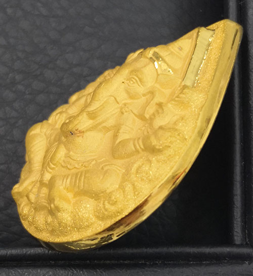 เหรียญพระพิฆเนศวร ญสส. พิมพ์ใหญ่ รุ่นกาญจนาภิเษก เนื้อทองคำ 99.99 หนัก 25.38 กรัม ปี2539 สภาพสวย 2