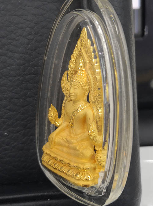 รูปหล่อพระพุทธชินราช รุ่นมหาลาภ พิธีใหญ่ ปี2540 เนื้อทองคำ99.9 หนัก 21 กรัม สภาพสวยมากๆ 2
