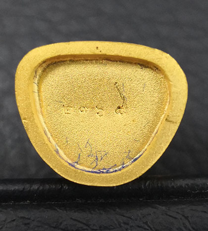 รูปหล่อหลวงปู่ทวด รุ่น111ปีกระทรวงกลาโหม เนื้อทองคำ พิมพ์กลาง ปี2540 พิธีใหญ่ อ.นอง สวยมากพร้อมกล่อง 4