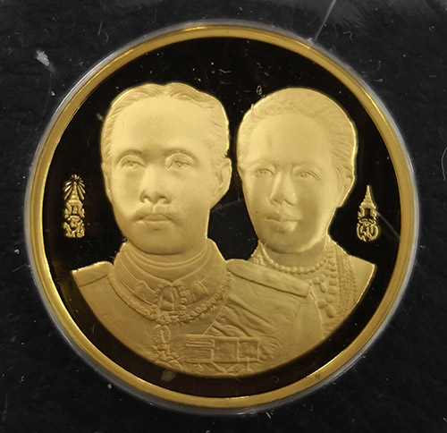 เหรียญร.5 ที่ระลึกครบรอบ100ปี โรงเรียนพยาบาลผดุงครรภ์และอนามัยศิริราช เนื้อทองคำ ปี2539 พิมพ์เล็ก