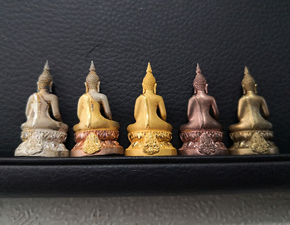 พระกริ่งพระพุทธนวราชบพิตร ชุดทองคำใหญ่ ลำดับที่ 97 ฉลองสิริราชสมบัติครบ ๕๐ปี สภาพสวยพร้อมกล่องเดิมๆ 2