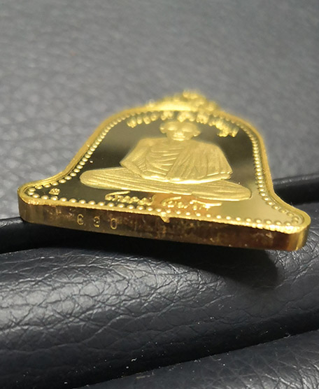 เหรียญระฆัง เยอรมัน 2 หน้าหลวงพ่อเกษม เขมโก ปี2537 เนื้อทองคำขัดเงา 3มิติ หนัก 26 กรัม สภาพสวยมาก 2